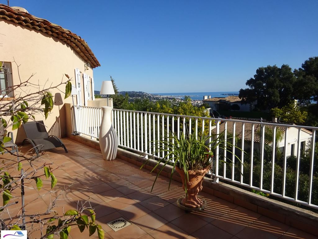 Villa MANDELIEU LA NAPOULE 1250000€ L'Agence du Sud-Est Villa MANDELIEU LA NAPOULE 1250000€ L'Agence du Sud-Est