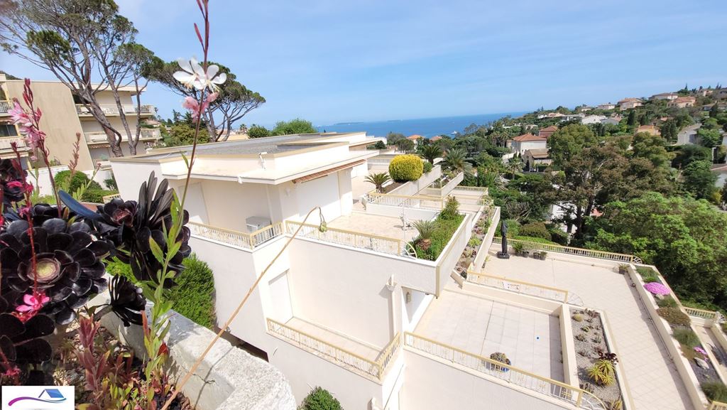 Appartement F4 MANDELIEU LA NAPOULE 924000€ L'Agence du Sud-Est Appartement F4 MANDELIEU LA NAPOULE 924000€ L'Agence du Sud-Est